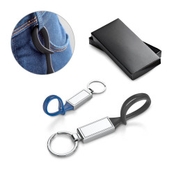 CLOVE. Porte-clés en métal et PVC personnalisé